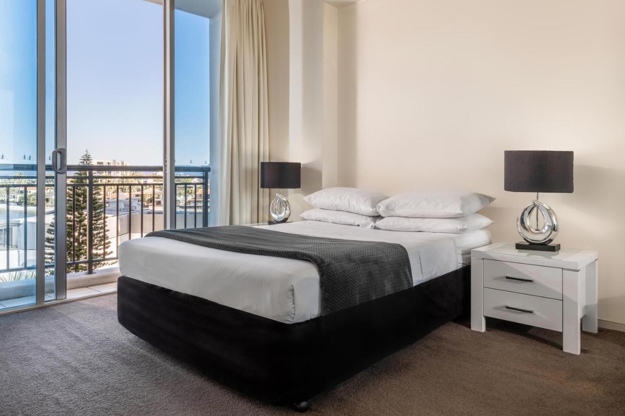 Mantra Towers Of Chevron Aparthotel Surfers Paradise Exteriör bild