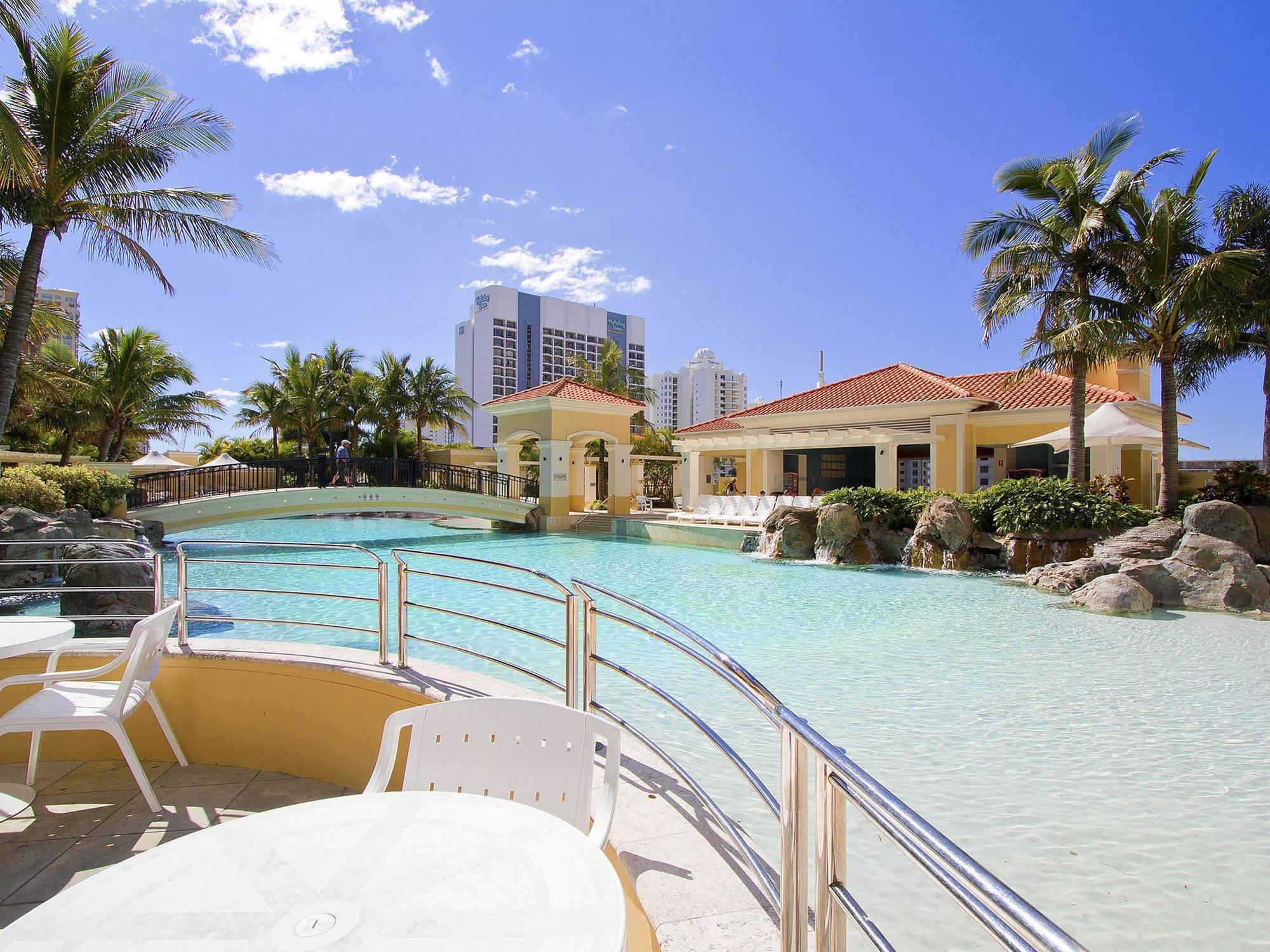 Mantra Towers Of Chevron Aparthotel Surfers Paradise Exteriör bild